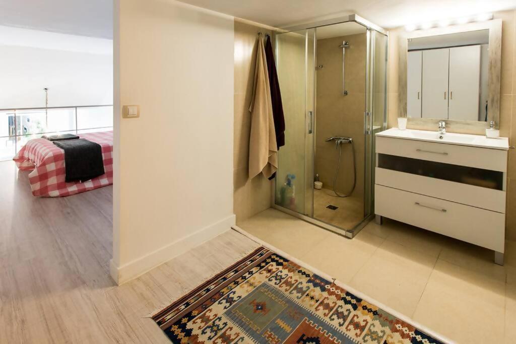 Duplex Center Parking Netflix Amazon Video Apartment Seville Exterior photo
