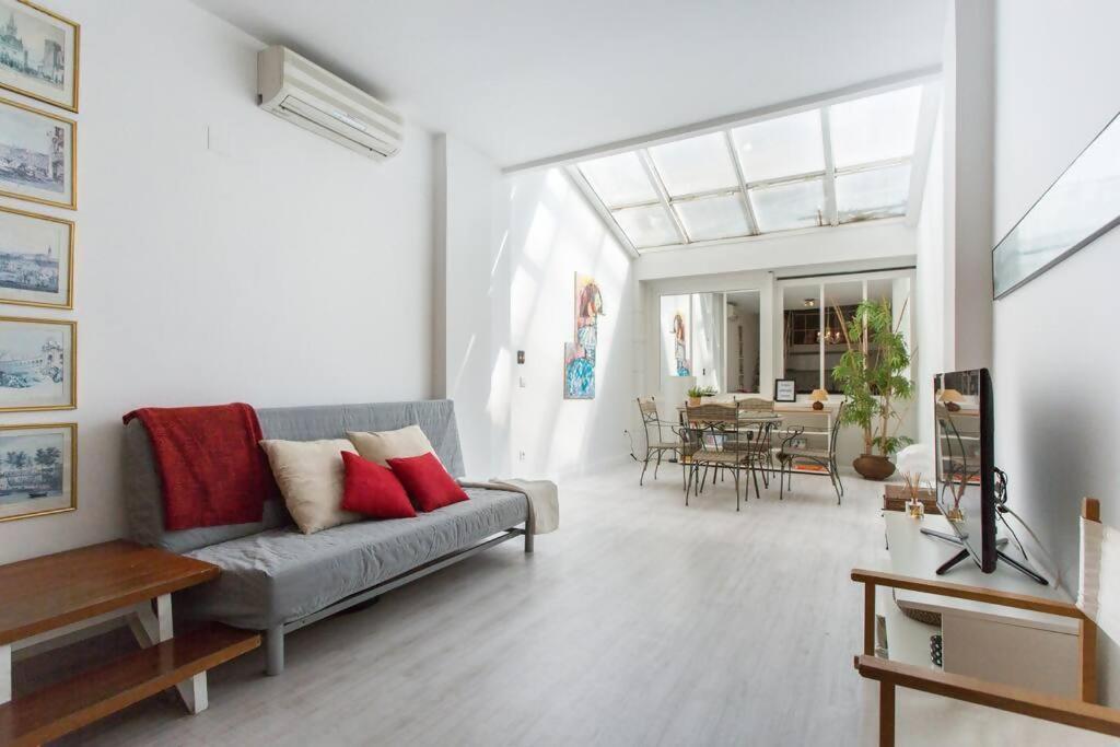Duplex Center Parking Netflix Amazon Video Apartment Seville Exterior photo